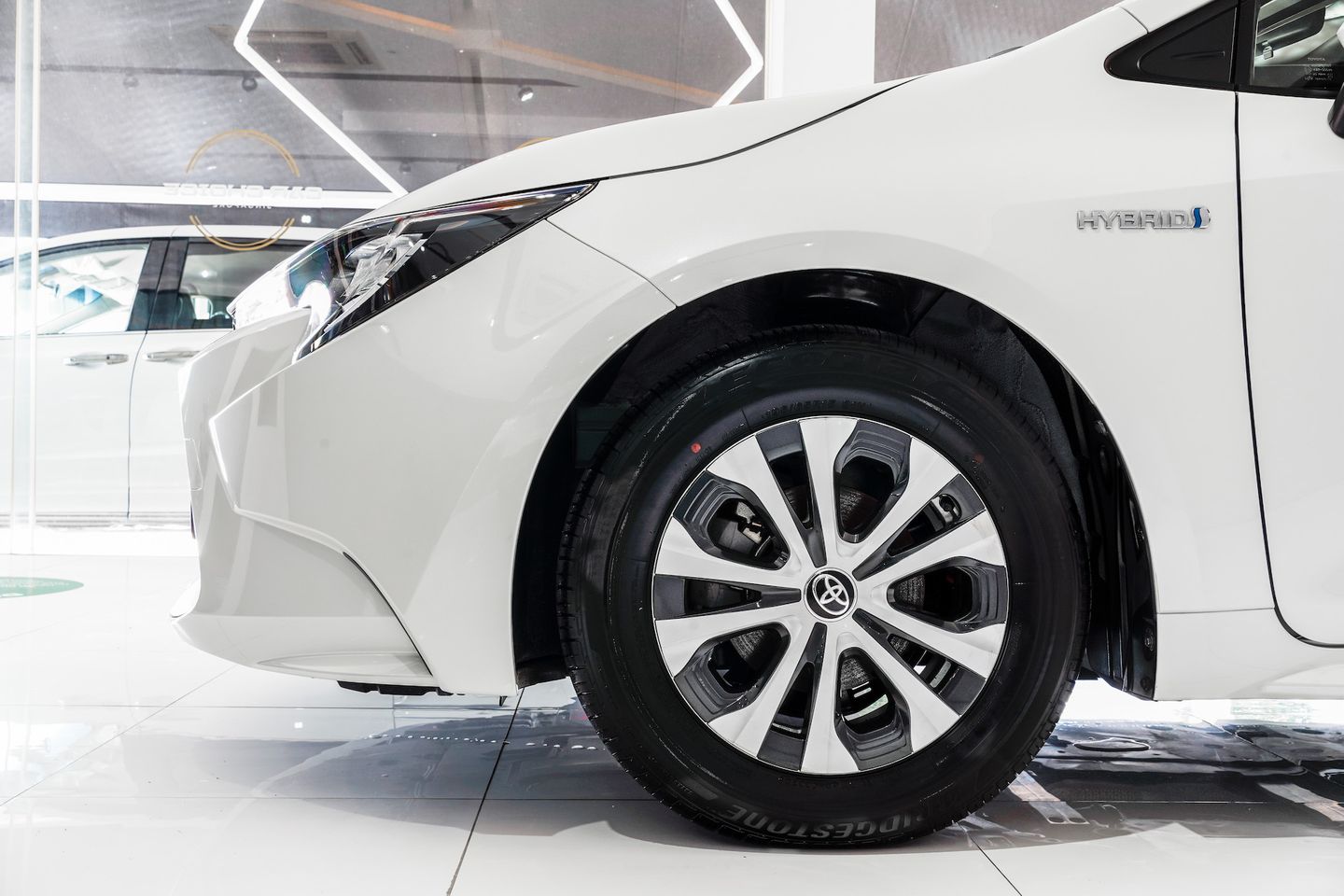 Toyota Corolla Hybrid Amazes Car Enthusiasts With Groundbreaking Performance!